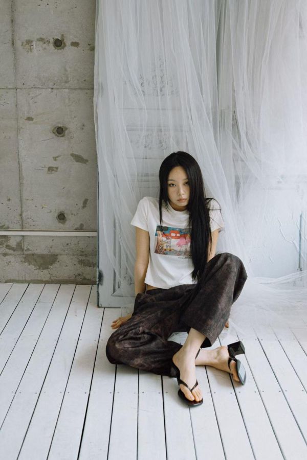 手繪插圖短版上衣 