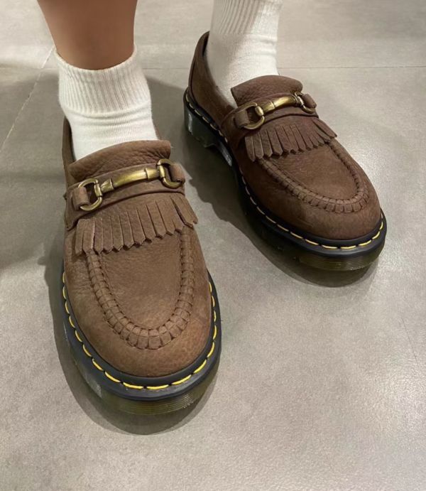 DR.MARTENS ADRIAN SNAFFLE 巧克力棕 