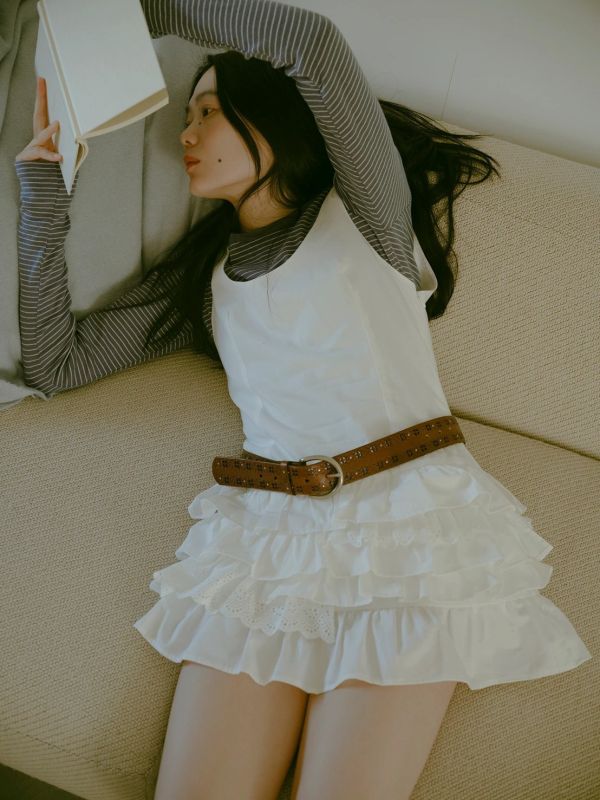 蕾絲修身迷你洋裝 