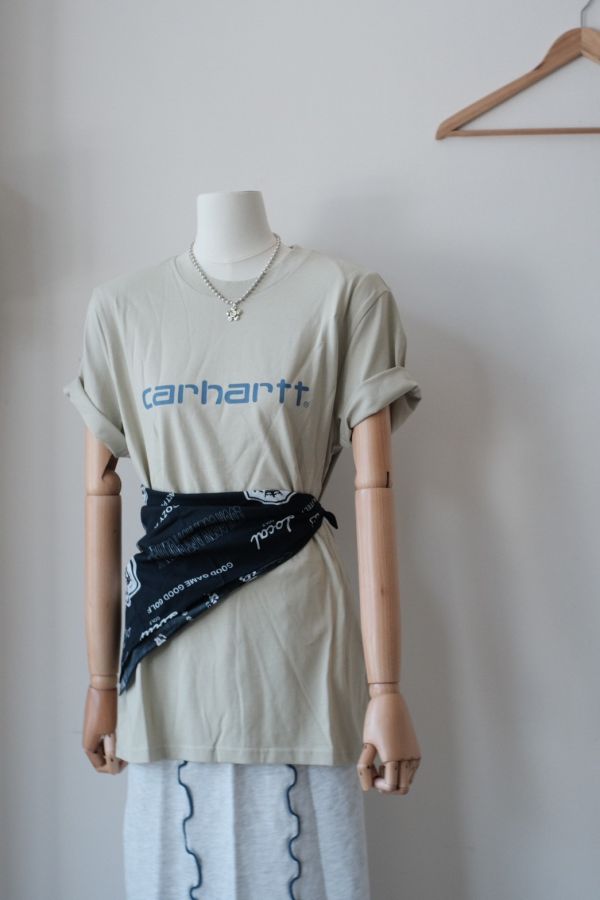 Carhartt 酪梨牛奶 logo T 