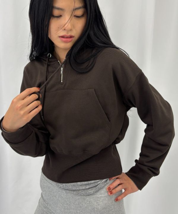 短版合身設計帽T 