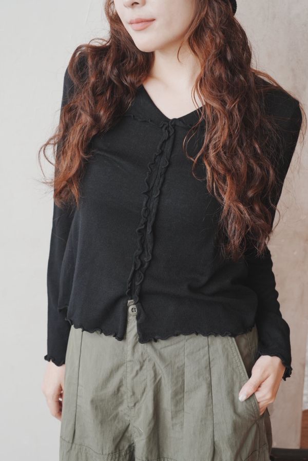 QQ捲邊彈性上衣 