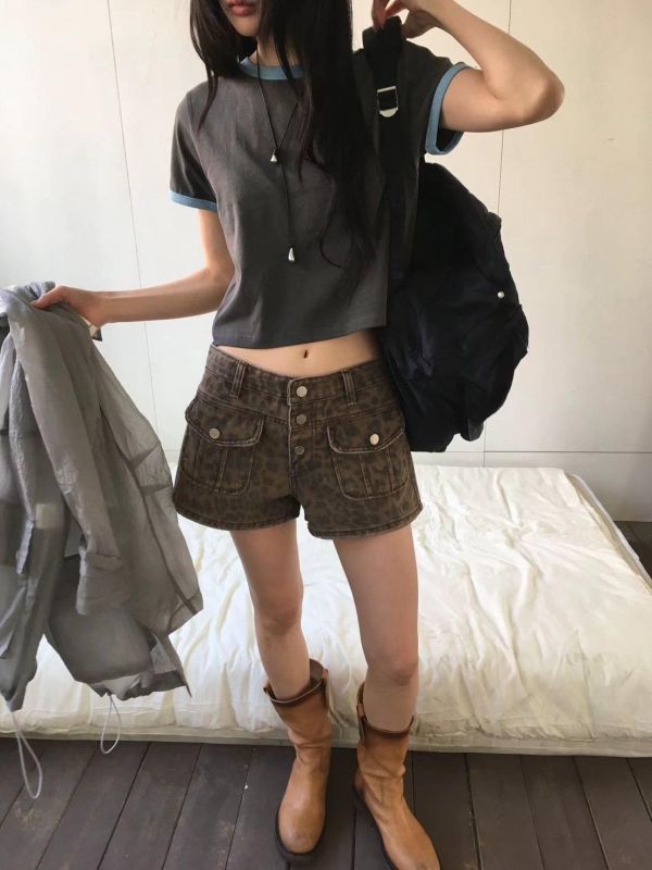 滾邊燙印小短T 