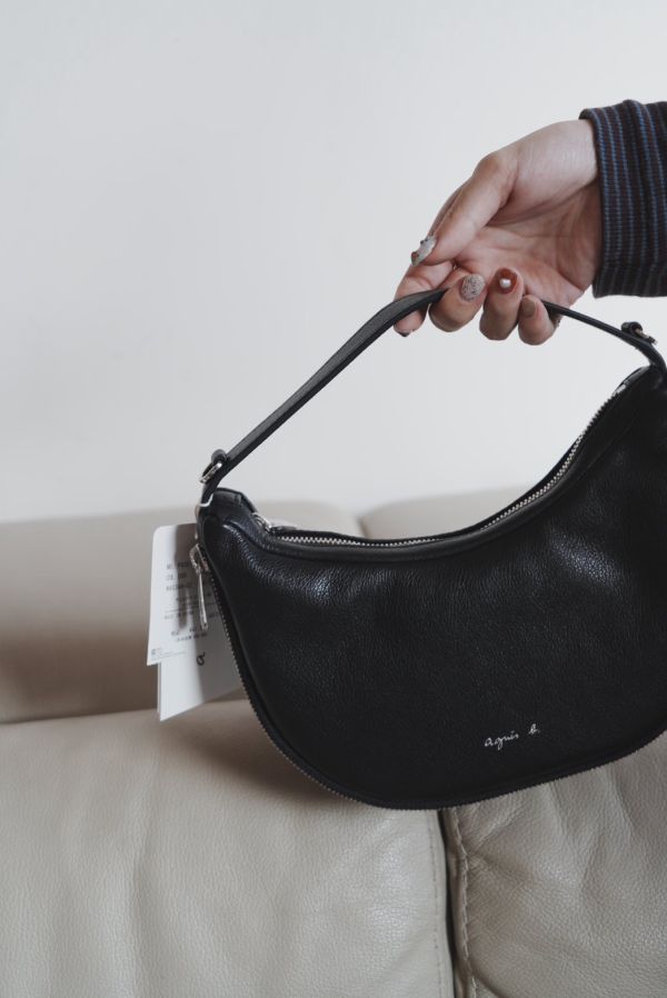 agnes b. Voyage 真皮彎月兩用包 