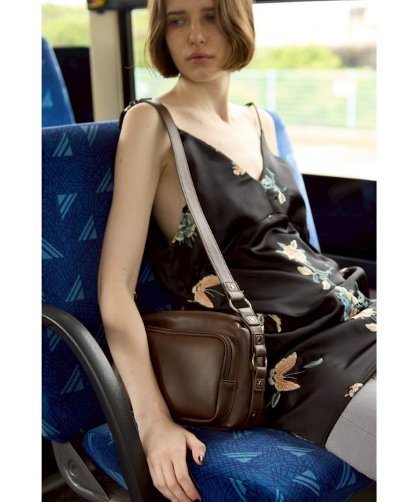 2way多夾層扣環方包 