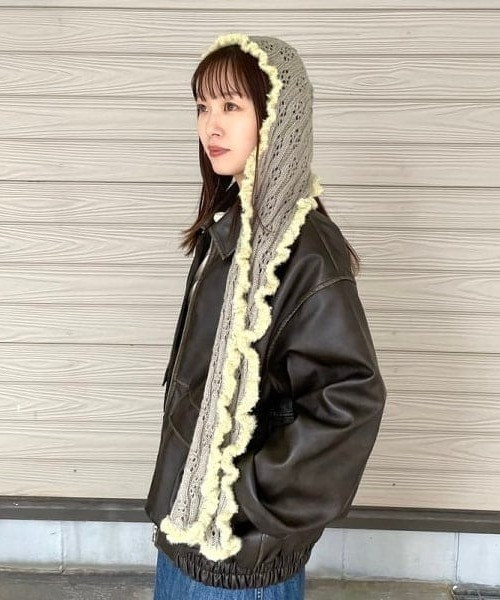 RAY BEAMS荷葉邊連帽圍巾 