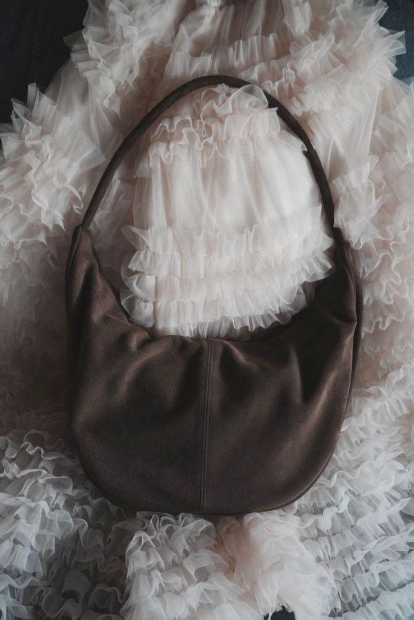 麂皮單肩牛角包 