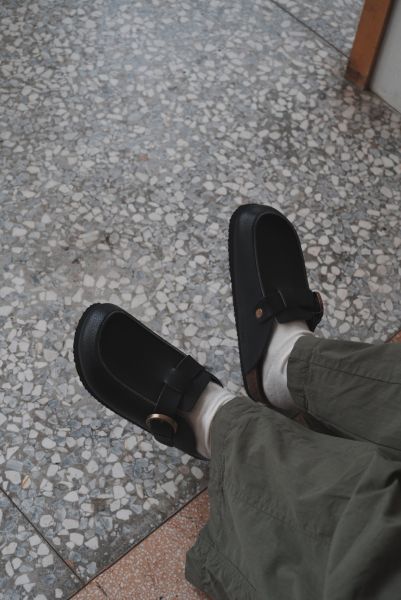 IYSO 真皮半拖鞋 