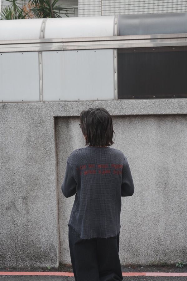 做舊破損華夫格彈性長T 