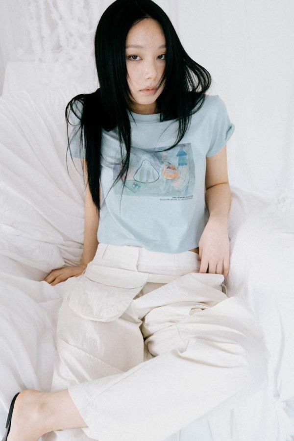 手繪插圖短版上衣 