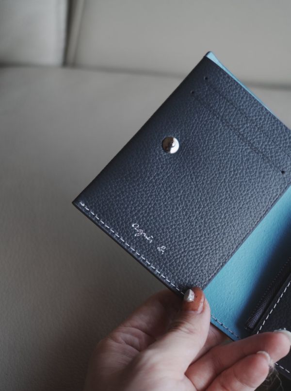 agnes.b 素雅中性皮夾 