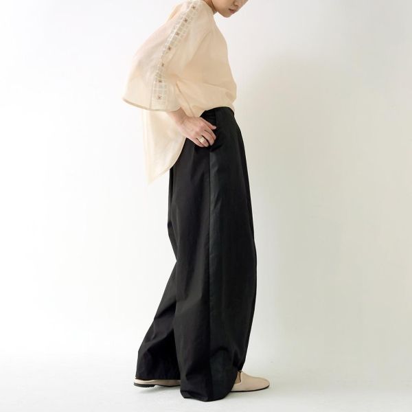 川衣 WEAR BEING｜拼接弧型寬版葉形褲(黑) 