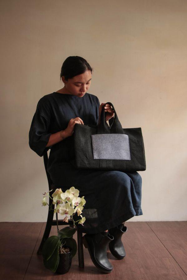 LU+ | 大方口袋提袋L(黑) 