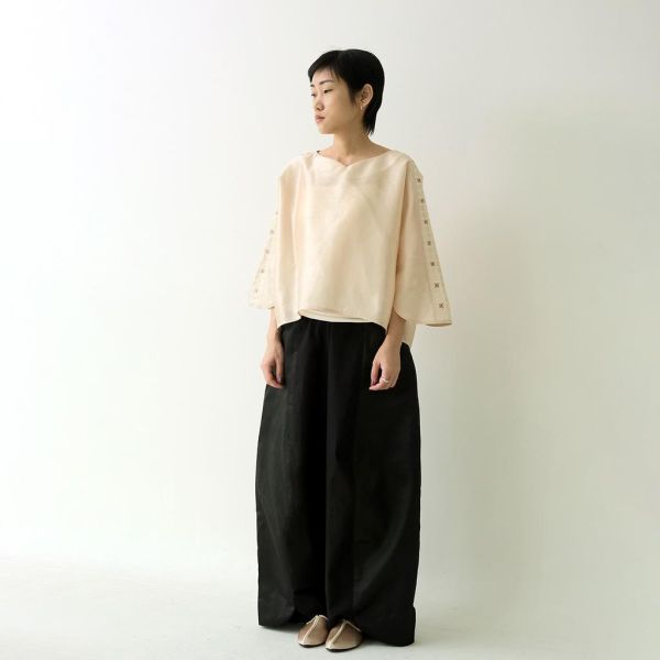 川衣 WEAR BEING｜平領拼接切袖寬版上衣(米膚) 