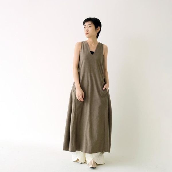 川衣 WEAR BEING｜中亞削肩背心洋裝(咖) 