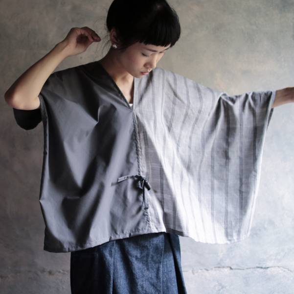 川衣 WEAR BEING｜不對稱V領綁帶上衣 (二色) 