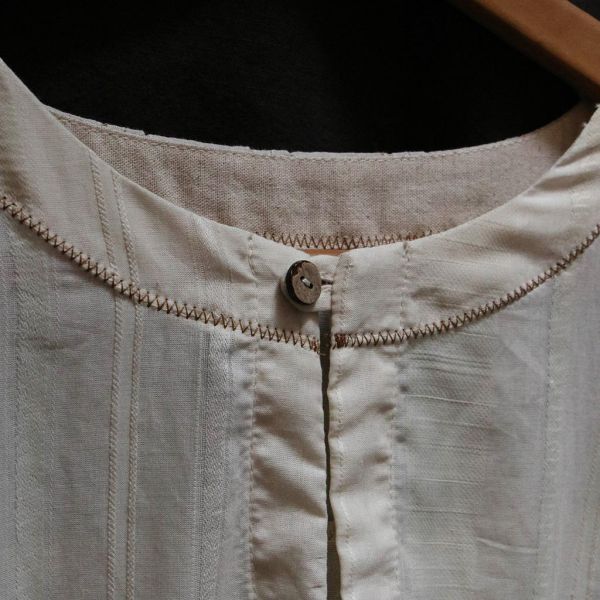 步野 Wild Fabric｜讀布 | 木釦圓領拼布短袖 