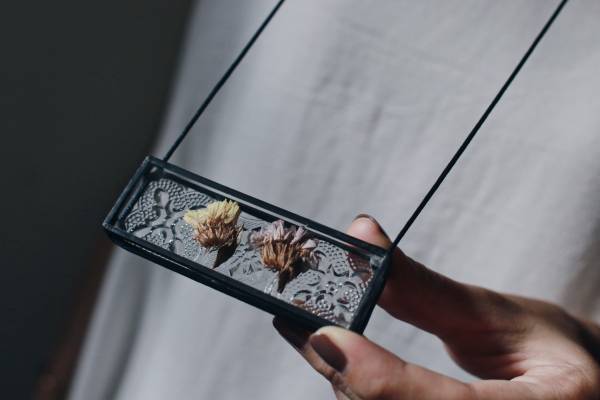 真真鑲嵌玻璃研究所 | 可直戴與橫戴的植物項鍊 