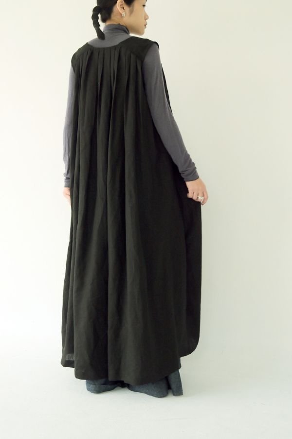 川衣 WEAR BEING｜牧服者 V領百摺背心長洋裝 黑 