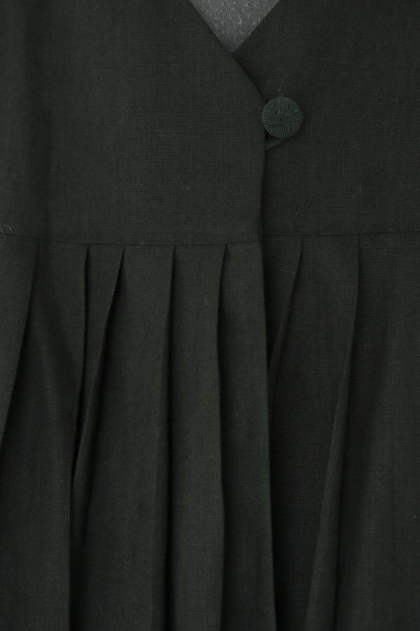 川衣 WEAR BEING｜牧服者 V領百摺背心長洋裝 黑 