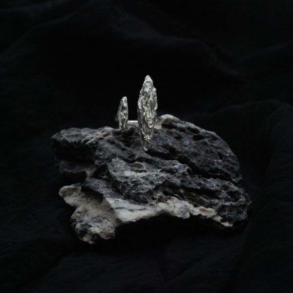 WHi Studio｜沉積 Sedimentary｜巒｜山形開口戒（純銀） 