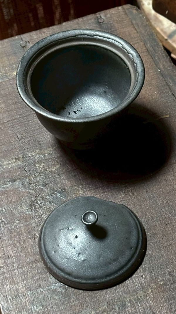 望氣｜銀黑釉蓋杯 
