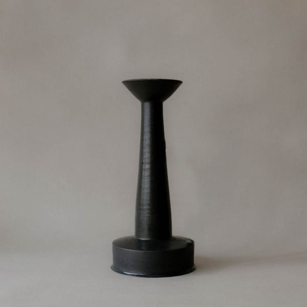 Ernst Memorial Hall | Ironware | 長頸花器 