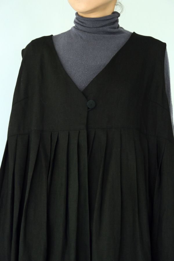 川衣 WEAR BEING｜牧服者 V領百摺背心長洋裝 黑 