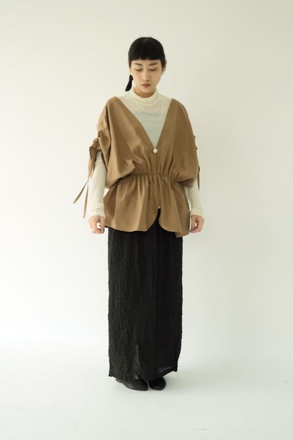 川衣 WEAR BEING｜牧服者 蠶絲V領抽繩縮腰上衣 