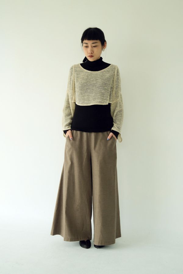 川衣 WEAR BEING｜牧服者 短版袖口弧型剪裁絲棉上衣 