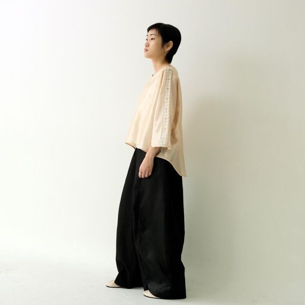 川衣 WEAR BEING｜平領拼接切袖寬版上衣(米膚) 