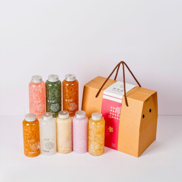 420mL｜8入｜團花環保禮盒 母親節,端午節,禮盒,送禮,長輩送禮,養生禮盒,禮組,伴手禮,祝福,木耳,白木耳,銀耳,雪耳,白木耳飲,白木耳露,銀耳飲,銀耳露,雪耳飲,雪耳露,素燕窩,養生,血糖,血壓,素食,減肥,飲食控制,體重管理,健身,輕食補,食補,食療,飲料,健康,代餐,長輩,癌症,糖尿病,孕婦,產婦,手術,術後,染疫,肺炎,腫瘤,嘴破,吞嚥,火氣大,上火,牙痛,顧胃,便祕,素食,全素,奶素