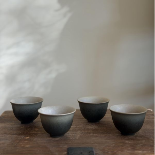 選器系列｜墨綠漸層陶杯・四入組｜台灣陶作 陶杯、漸層茶杯、墨綠茶具、台灣陶作、品茗杯、一番茶棧、茶杯組