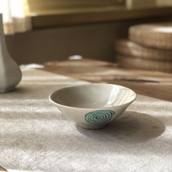 清水燒_三色渦紋茶碗 清水燒, 京燒, 三色渦紋, 信翠七兵衛, 日本茶碗, 手作茶碗, 茶道具, 茶碗收藏, 一番茶棧