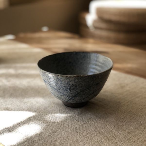 藍灰刷紋茶碗 藍灰釉, 刷紋, 民藝系, 日本茶碗, 手作茶碗, 自然釉, 茶道具, 茶碗收藏, 一番茶棧