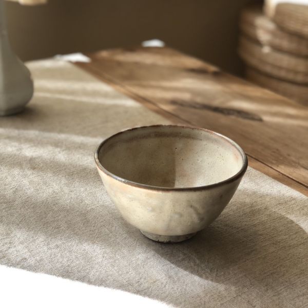 粉引萩系茶碗 粉引茶碗, 灰釉茶碗, 日本茶碗, 民藝風, 萩燒, 粉引萩, 唐津粉引, 手作陶碗, 茶道具, 侘寂, 茶碗收藏, 一番茶棧