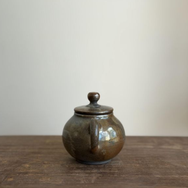 柴燒正把壺｜窯汗鎏金約150ml｜茶棧選器 柴燒正統壺、養壺、柴燒茶壺、古銅色包漿、台灣陶藝、老茶茶器、窯汗、一番茶棧