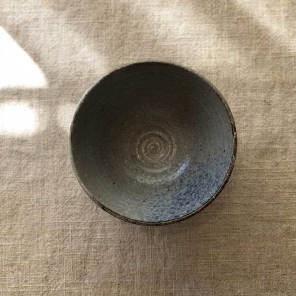 藍灰刷紋茶碗 藍灰釉, 刷紋, 民藝系, 日本茶碗, 手作茶碗, 自然釉, 茶道具, 茶碗收藏, 一番茶棧