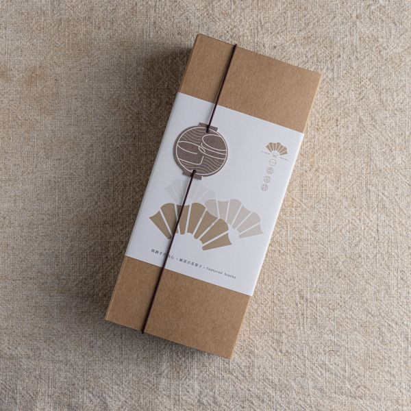 晨香茶媽Q餅 (鹽之花香檸餅皮 × 焙茶內餡) 夾心餅乾,牛軋餅,淡水,牛軋糖,法式牛軋糖,伴手禮,過年送禮,台灣特色名產,軟糖,巧克力餅乾,茶餅乾,茶菓子,手工餅乾