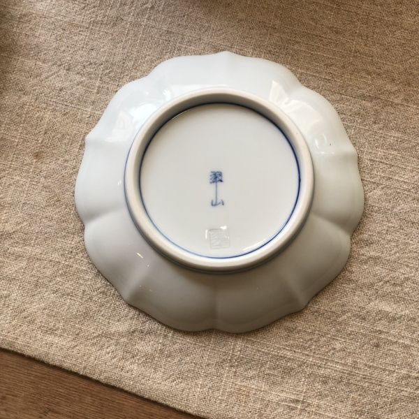 鍋島燒 色繪菊形皿 鍋島燒, 有田燒, 日本瓷器, 上繪金彩, 菊形皿, 茶席菓皿, 白磁, 日本餐具, 收藏瓷器, 一番茶棧