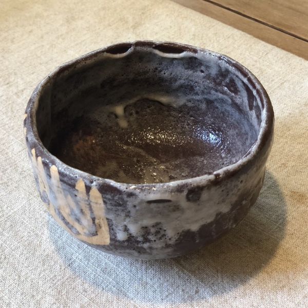 《龜甲融雪》｜龍山作・多層掛釉志野碗 志野, 美濃燒, 龍山, 志野茶碗, 火雪之碗, 柴燒, 手作茶碗, 日本茶道具, 茶碗收藏, 一番茶棧