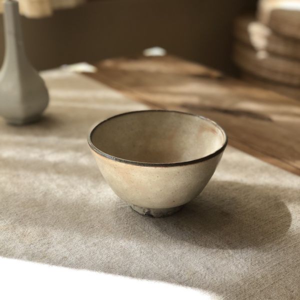粉引萩系茶碗 粉引茶碗, 灰釉茶碗, 日本茶碗, 民藝風, 萩燒, 粉引萩, 唐津粉引, 手作陶碗, 茶道具, 侘寂, 茶碗收藏, 一番茶棧