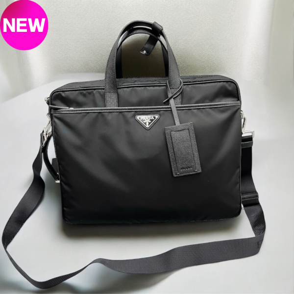 Prada 2VE015 手提斜背後背3用多功能公事包    黑色 Prada, Prada 公事包, Prada 2VE015_2DMH_F0002_V_XOO, Prada Re-Nylon 公事包, Prada Saffiano 皮革公事包, Prada 15 吋筆電包, Prada A4 可放包款, 商務公事包推薦, Prada 旅行公事包, Prada 男士公事包, 精品公事包, 精品商務包, 精品公事包價格, 精品公事包推薦, 平行輸入, 精品平行輸入