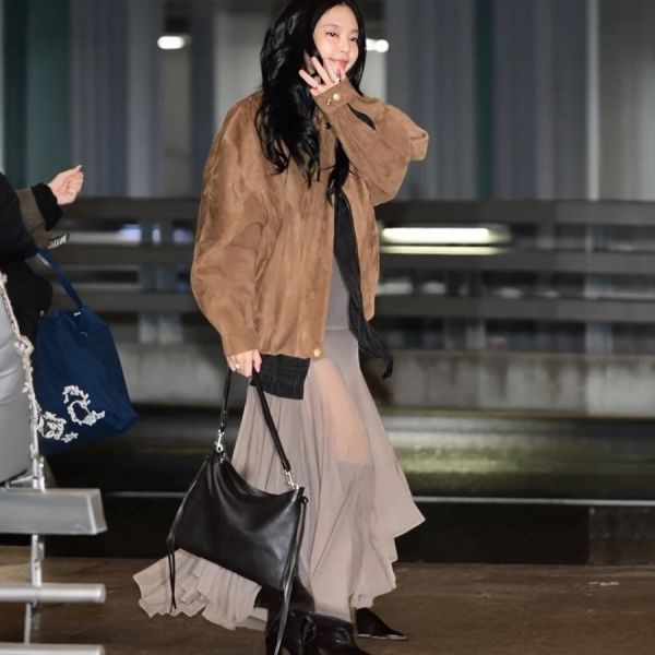 Phoebe Philo 小牛皮 GIG Bag Trio 鯰魚包  黑色 Phoebe Philo, GIG Bag, 黑色皮革, 義大利製造, 牛皮革, 銀色硬件, 實用設計, 時尚單品, 極簡風格, 可調肩帶