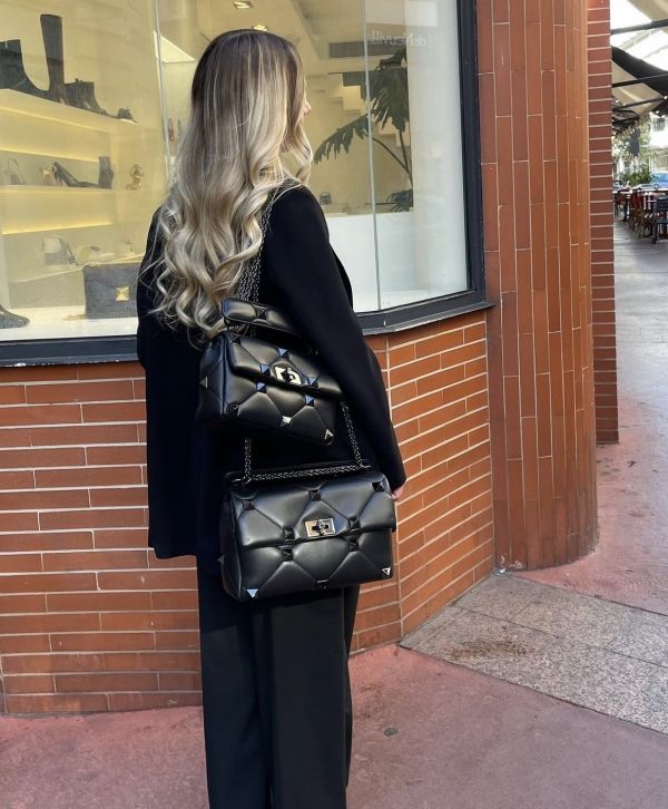 Valentino Roman Stud 中款納帕羊皮羅馬鉚釘包 全黑色 