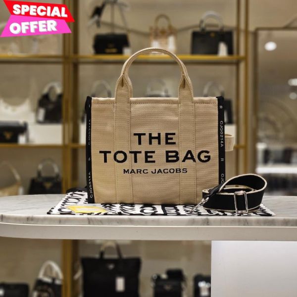 Marc Jacobs M0017027 中款緹花帆布托特包  米色滾黑邊/付長肩帶 Marc Jacobs Tote包, 織花布斜背包, 中款 Tote包, 紐約街頭包, 時尚托特包, 美國設計包, 時尚斜背包