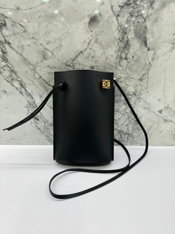 Loewe 經典小牛皮 Dice 骰子隨身迷你包    黑色 Loewe 經典小牛皮 Dice 骰子隨身迷你包



黑色



黑色