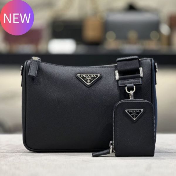 Prada 2VH113 Saffiano 皮革斜背包   黑色 Prada 2VH113 Saffiano 皮革斜背包



黑色