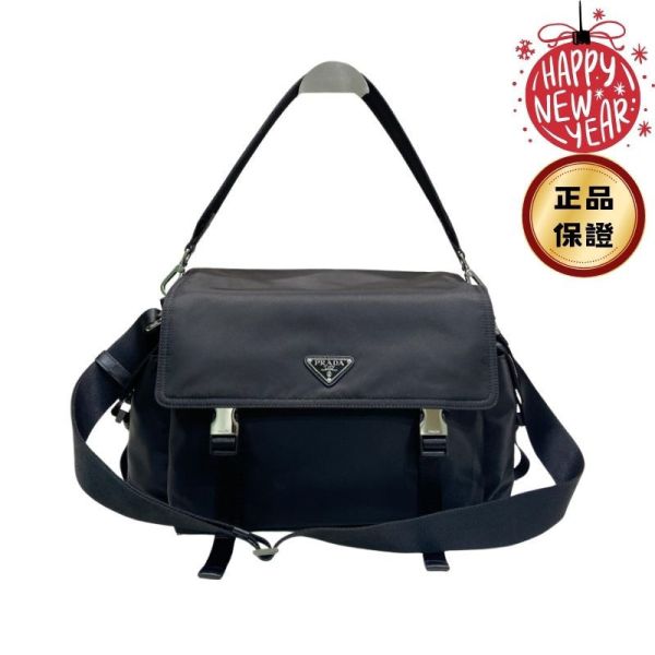 Prada 2VD082 Explore Re-Nylon 及皮革多口袋肩背包  黑色 Prada、Re-Nylon、Prada 2VD082、Saffiano、肩背袋、黑色包包、三角標誌、永續時尚、運動風格、再生尼龍包、環保精品、精品包推薦、精品包評價、精品包價格、平行輸入、100%真品、專櫃真品保證、限時優惠、精品包包哪裡買