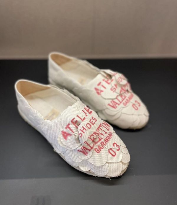 Valentino 女款 Atelier 3D 花瓣貼花麻底鞋    IT 36/36.5/37 